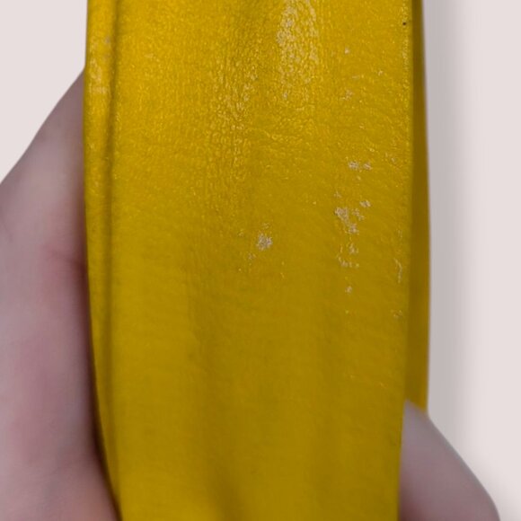 V. Yellow Faux Leather Metal Front Belt - Picture 7 of 7